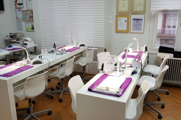 nails-academy-9EFA8A966-698A-57FC-CDB7-5F10F100F2F8.jpg